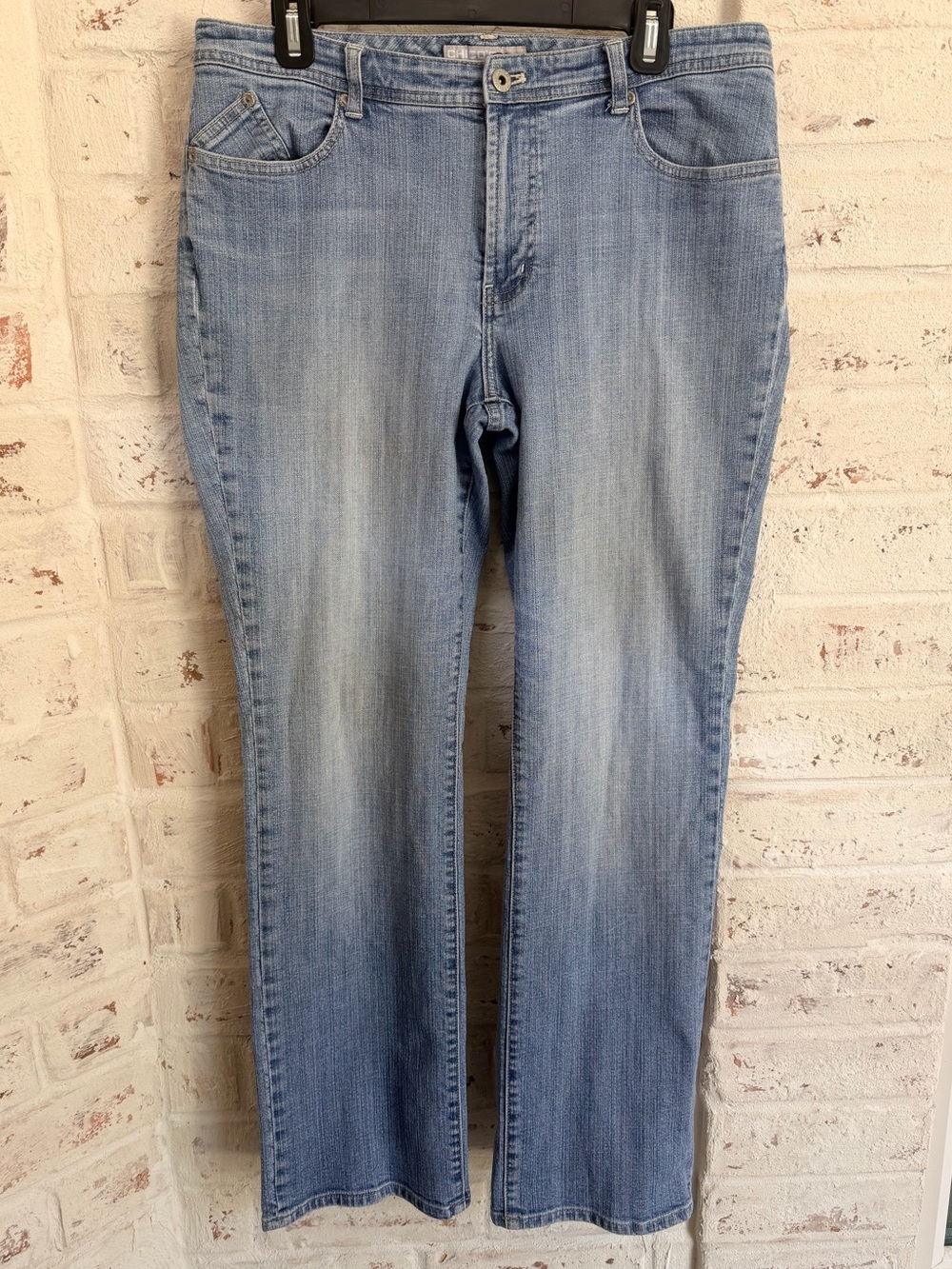 Chico’s Platinum Radiant Jeans Women’s Size 2 Embroidered Pocket Stretch Denim